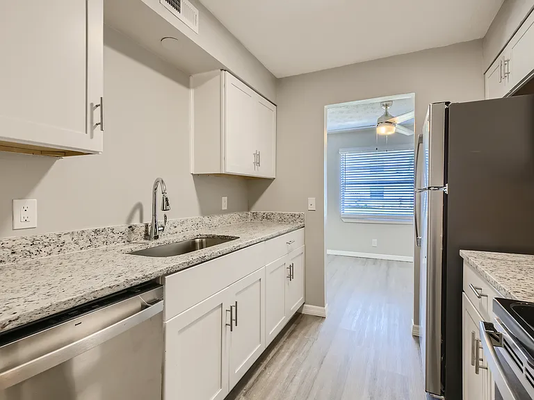 Stonemont Village — Photo 9