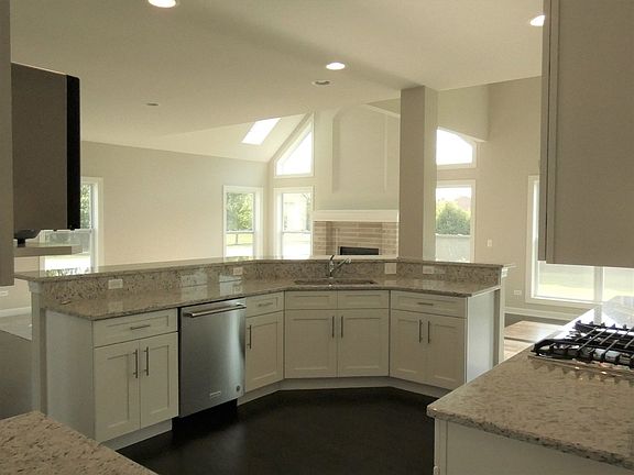 2nd image of 12124 Winterberry Ln