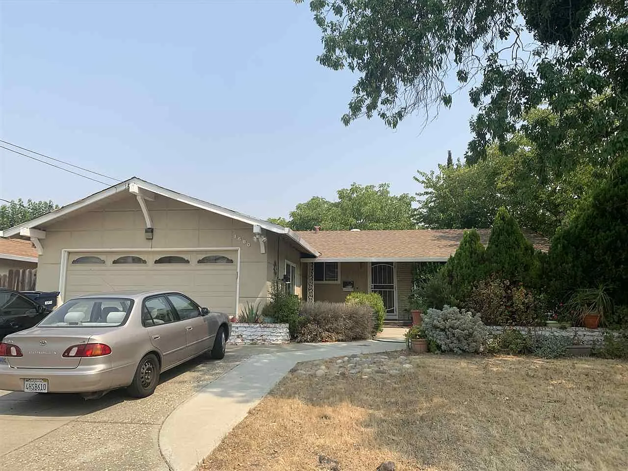 1580 Wagoner Dr photo 1