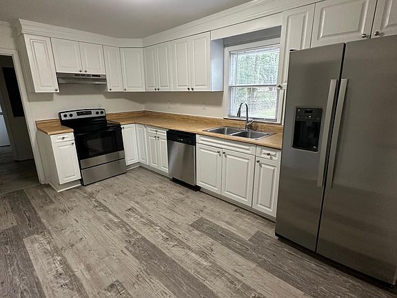 2nd image of 511 Oshaughnessy Ave NE