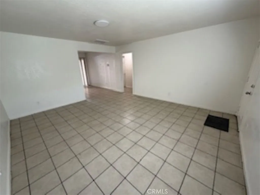 Building Photo - 1064 Waters Ave #3