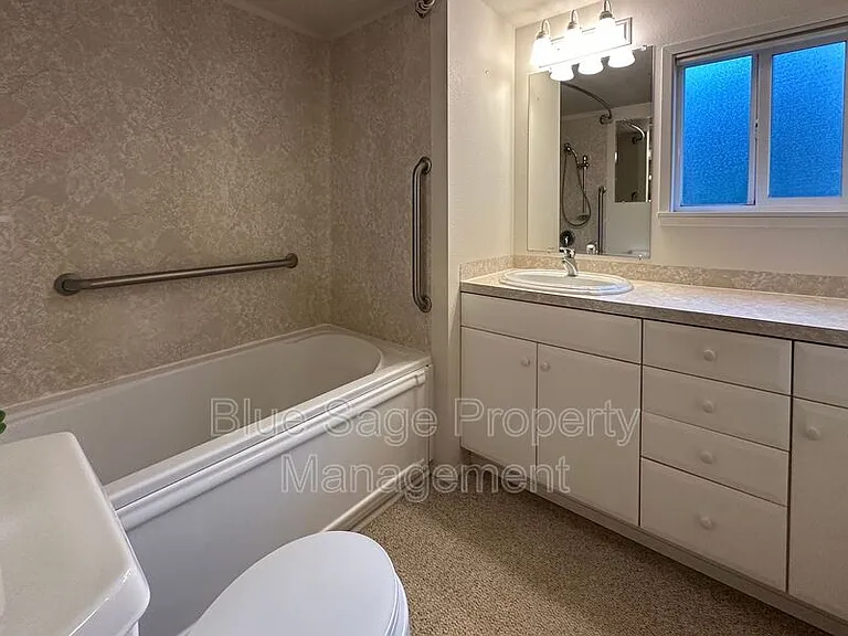 241 Evans Rd — Photo 20