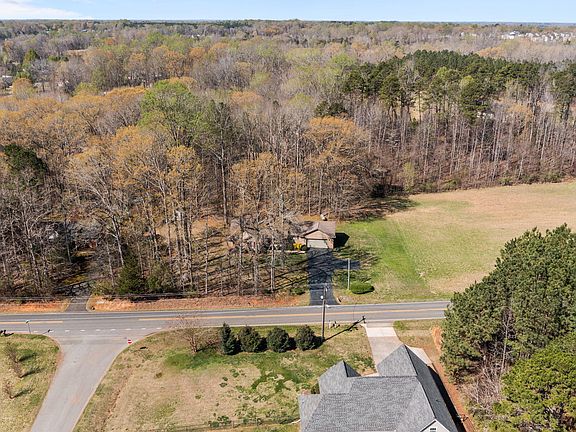 5th image of 2069 Turner Rd
