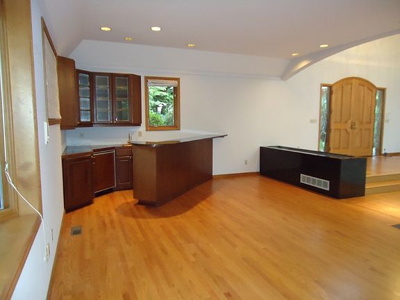 Great room with wet bar on main level