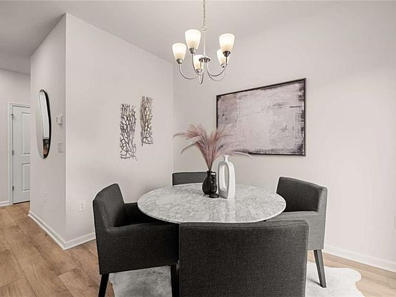 5th image of 1043 Merritt Dr #90