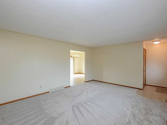 3rd image of 6332 Enola Ave