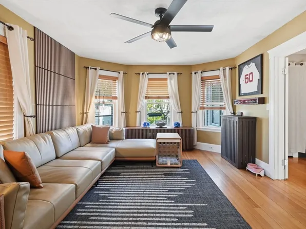 139 Sycamore St Unit 139, Belmont, MA 02478