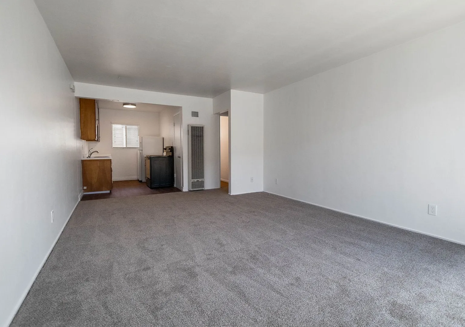 543 F Avenue — Photo 4