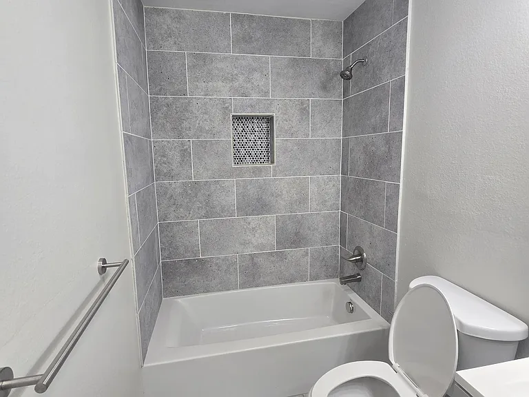 4939 Woodland Ave — Photo 13