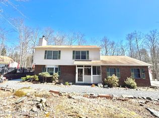 187 Choctaw Dr, Pocono Lake, PA