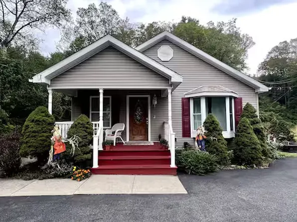 104 Sewell St, Lake George, NY 12845