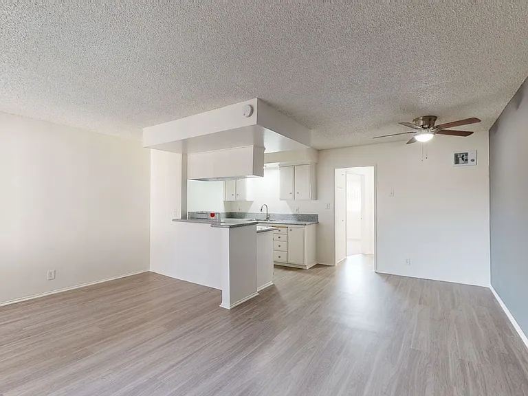 1735 Coronado Ave. — Photo 9