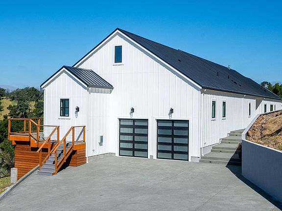 2nd image of 5480 Crystal Drive