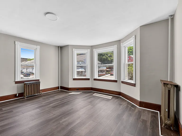 265-267 E Bertsch St #4 — Photo 8