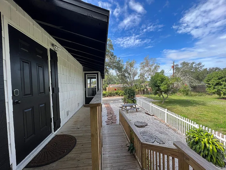 4705 Hollingsworth Ave — Photo 40