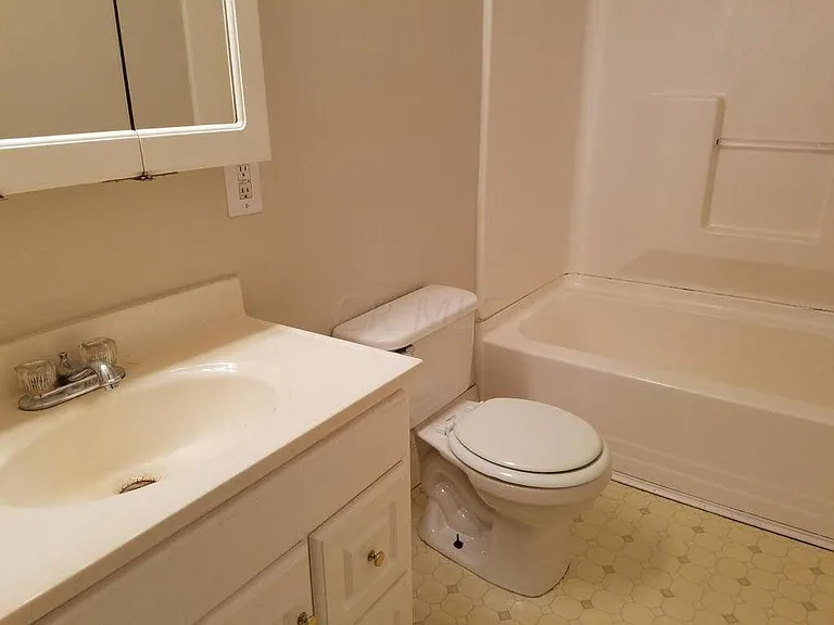 64 W Dodridge St — Photo 10