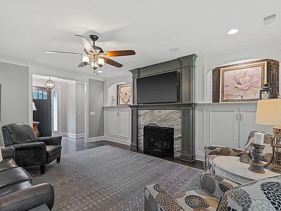5th image of 350 Jameson Dr
