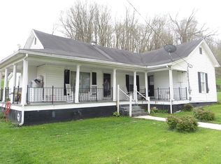 135 E Glade St, Glade Spring, VA 24340