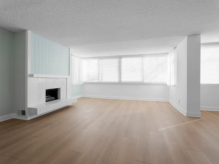 930 3rd St #107 — Photo 3