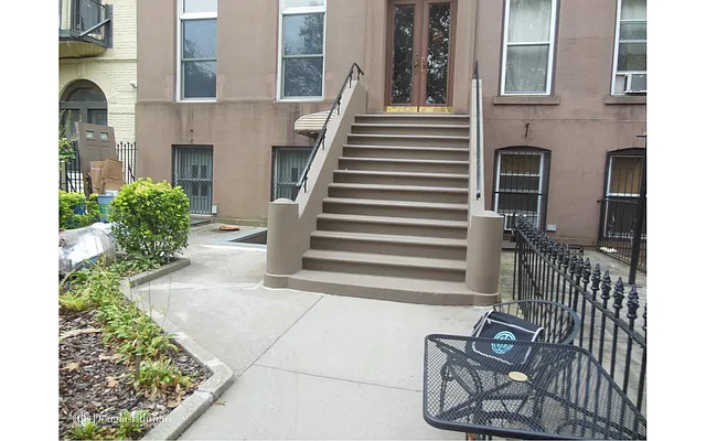 Rented by Douglas Elliman | media 41