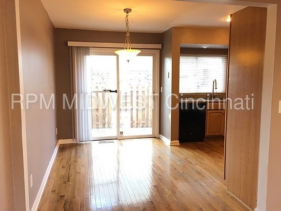 4th image of 549 Saratoga Ct