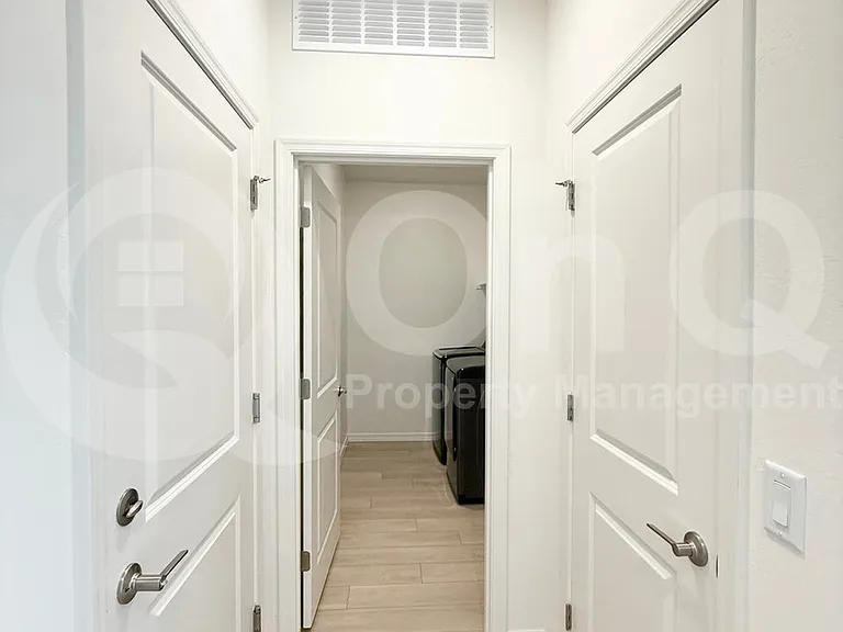 2980 E Augusta Ave — Photo 11