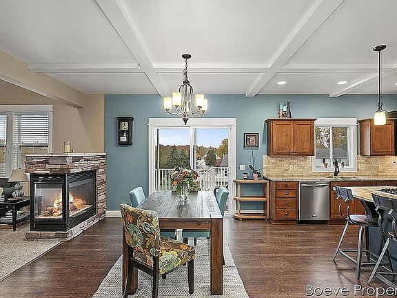 4th image of 3930 Sidehill Dr