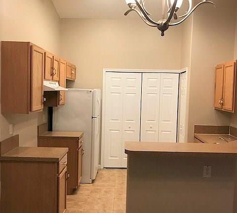 5th image of 18 Regina Ln #A