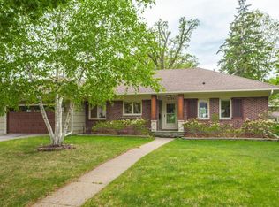 1554 E River Ter, Minneapolis, MN 55414