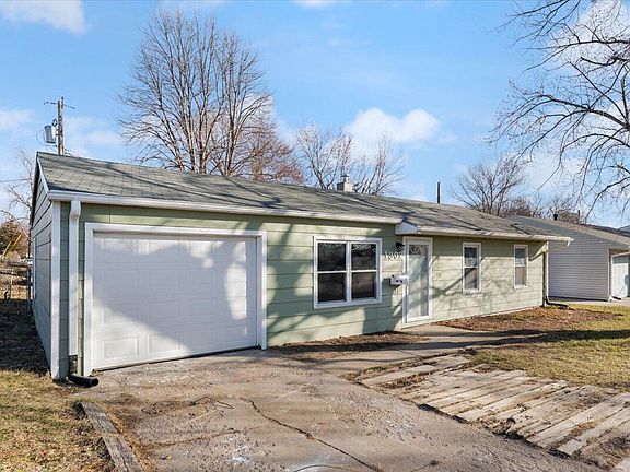 2nd image of 1302 Lindwood Dr