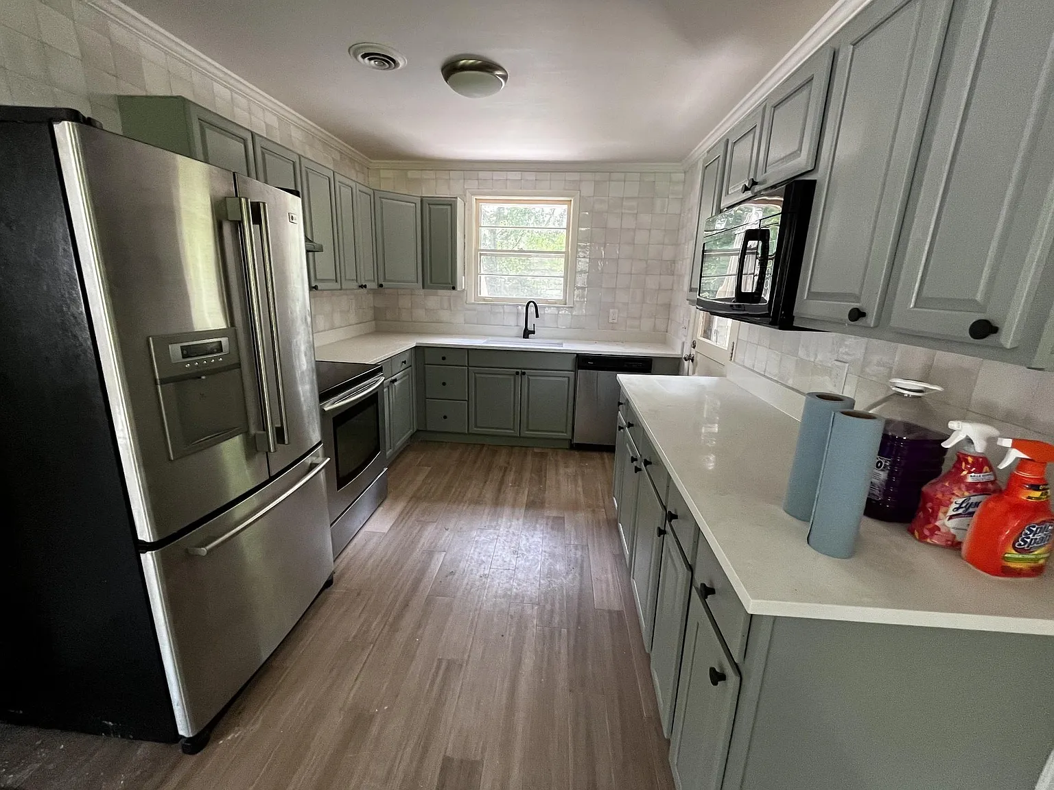 3 bed, 1187 sqft, $1,700 — Photo 2