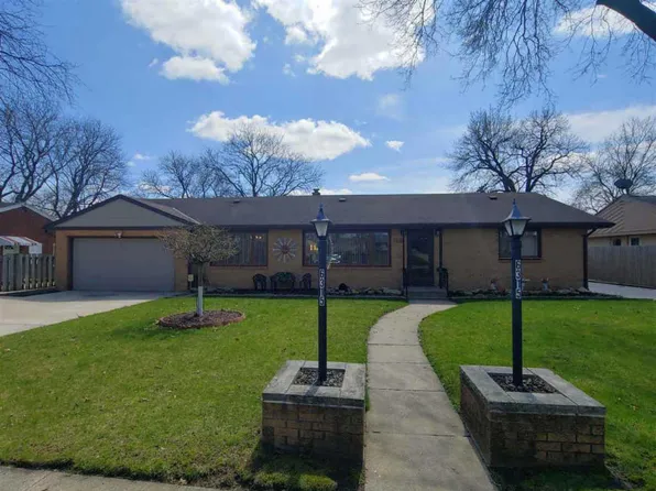 6315 Park Ridge Rd, Loves Park, IL 61111
