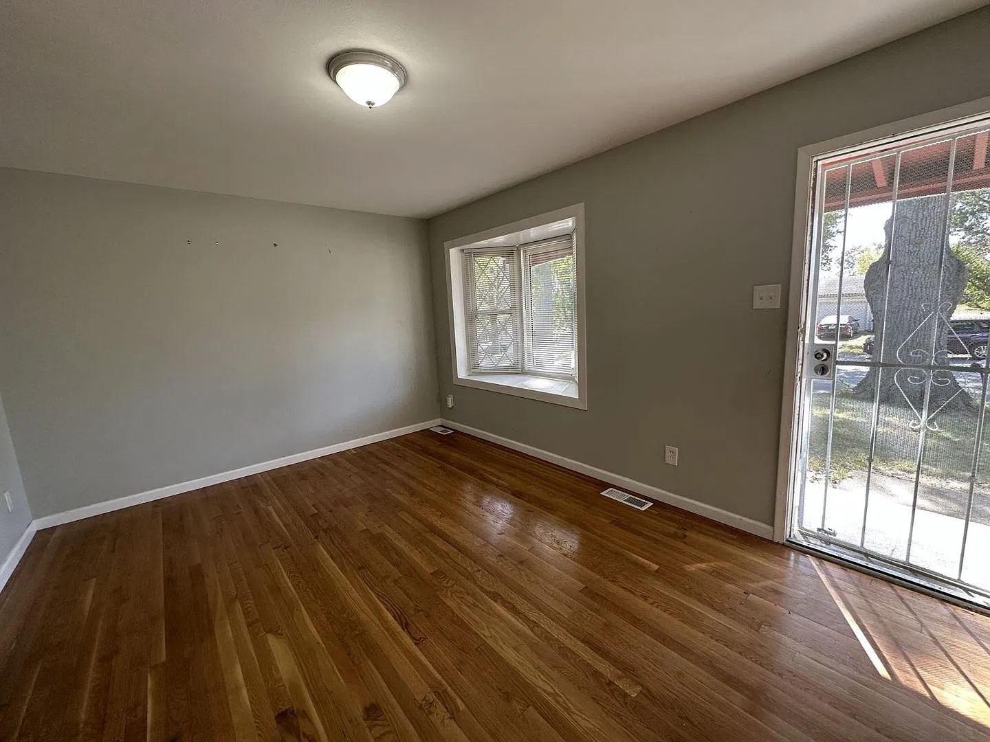 Lovely 3 Bedroom / 1 Bath for Rent - Section 8 Welcome — Photo 2