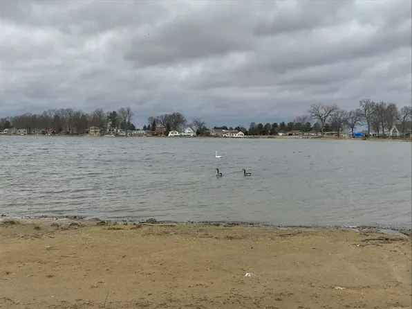 E Lake Dr, White Pigeon, MI 49099