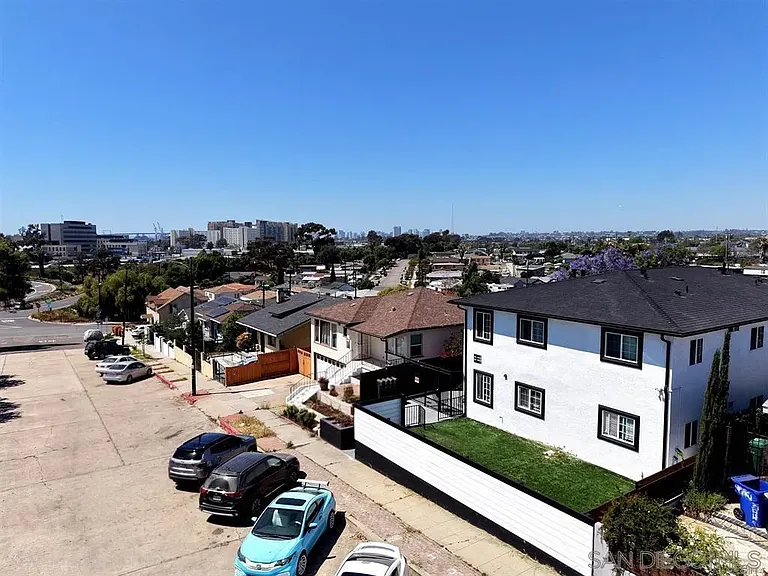 3934 1/2 Marine View Ave — Photo 37