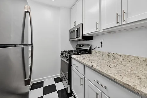 Hill House Apartments Photo 1