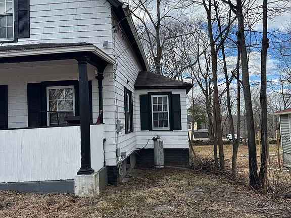 3rd image of 110 Cedar Street