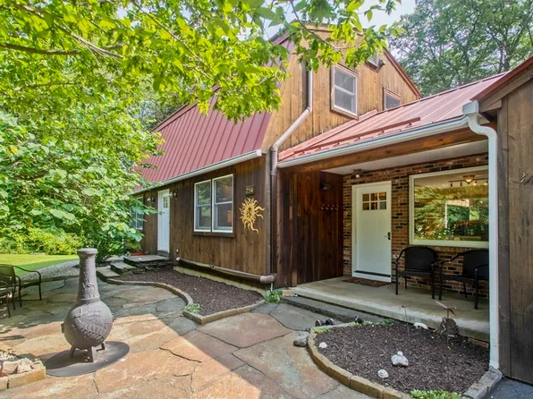 254 Bardwells Ferry Rd, Conway, MA 01341