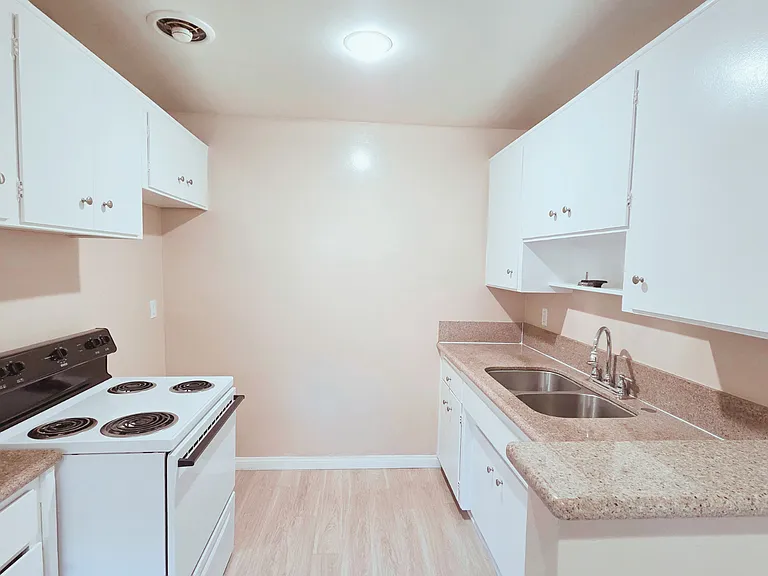 1815 Fremont Ave — Photo 9