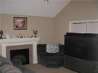 4th image of 315 NE 5th St