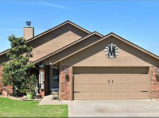 2411 SW 45th St, Lawton, OK 73505