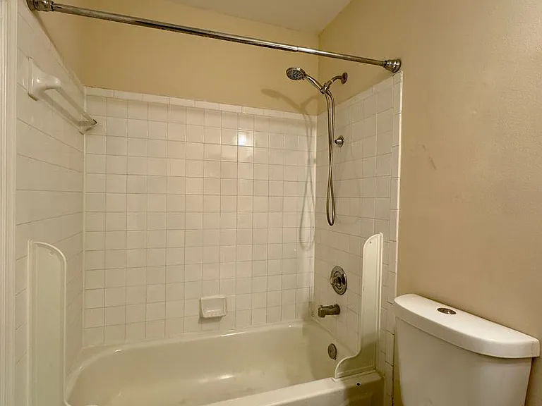 9520 Oak Trace Way — Photo 20