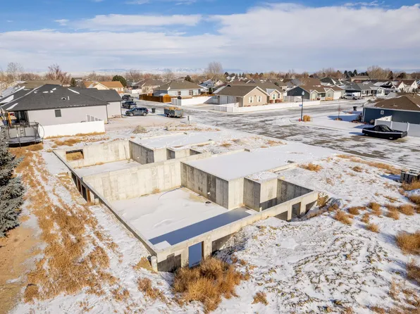 490 Oakwood Dr #86, Powell, WY 82435