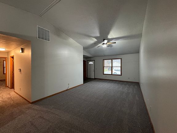 5th image of 125 Willow Ln