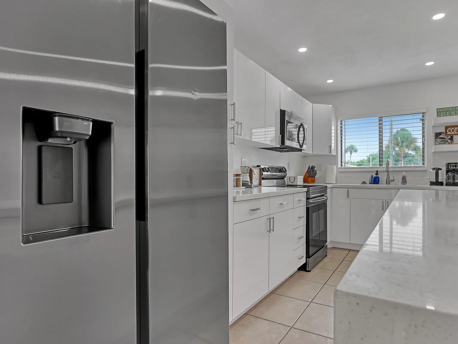 3 bed, 2.5 bath, 1465 sqft, $3,800 — Photo 4