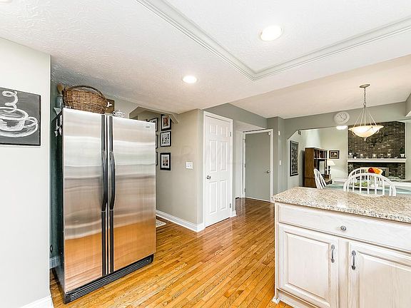 5th image of 9895 Alliston Dr