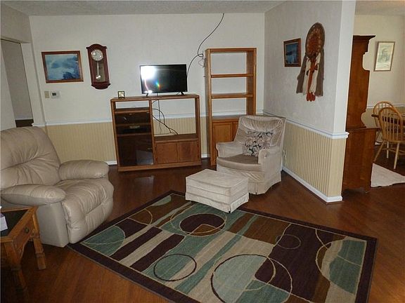 4th image of 934 Warrington Ave