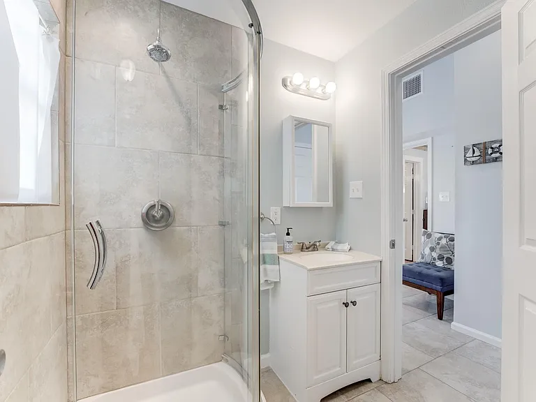 4211 Surf Dr — Photo 30