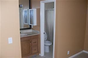 3rd image of 615 SW 20th Ct APT 203