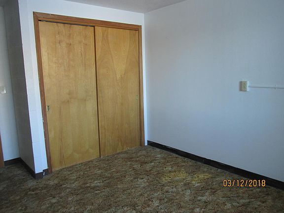 4th image of 205 4th Ave NW